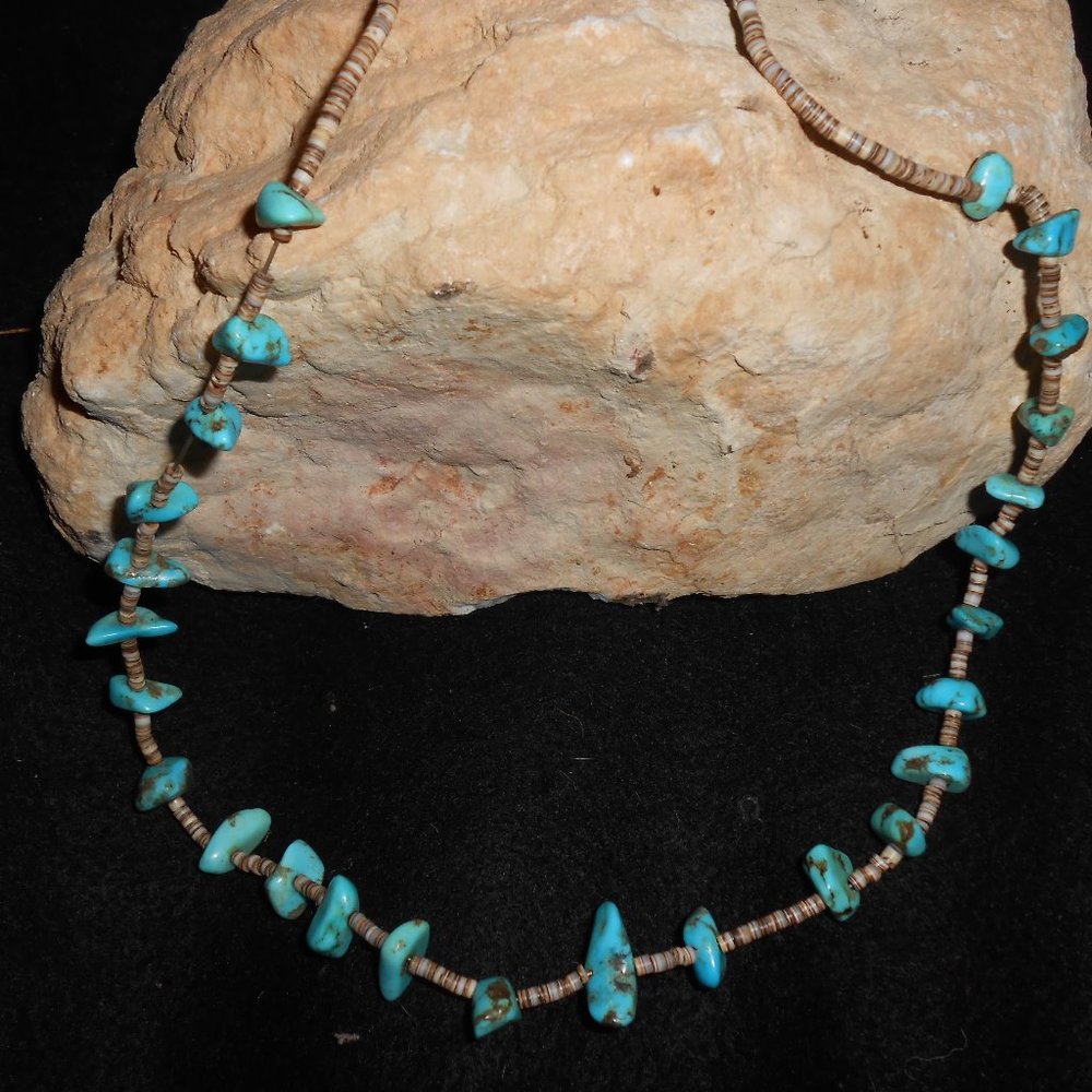 TURQUOISE AND SHELL VINTAGE NECKLACE